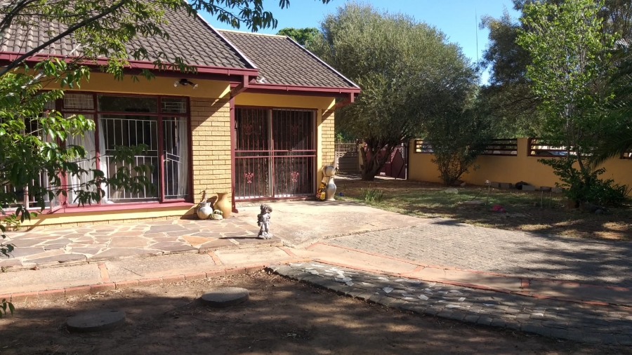 3 Bedroom Property for Sale in Pellissier Free State